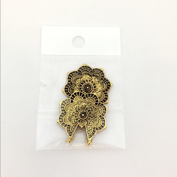 Jewelry - Vintage Boho Gold Earrings
